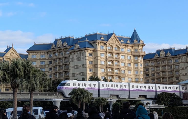 ディズニーランドホテルとリゾートライン