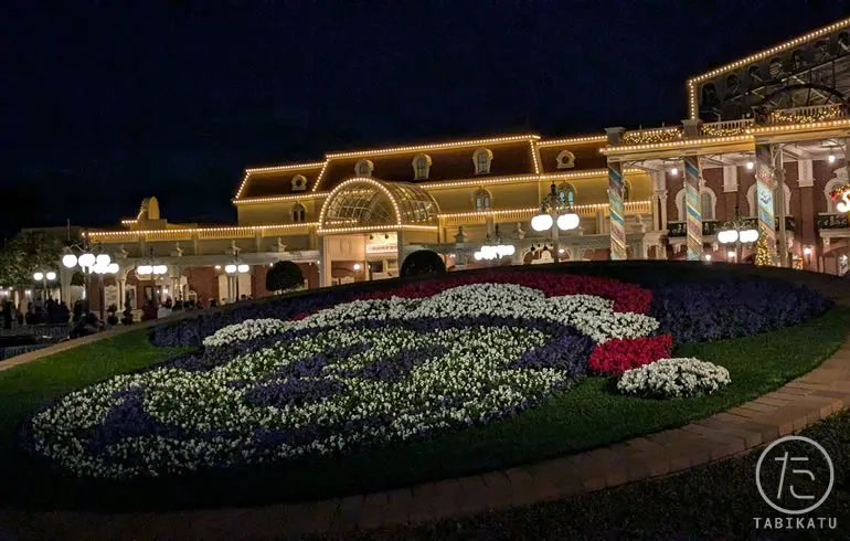 ディズニーエントランスの花壇