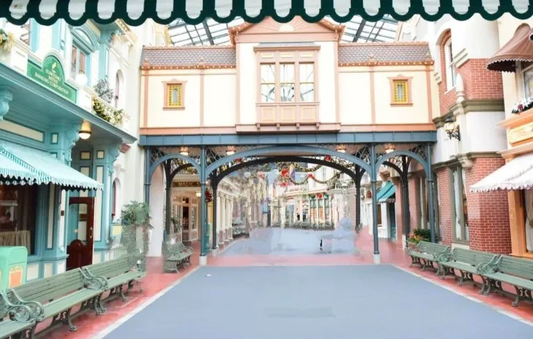 毎年ディズニーランドで失踪する人間の数