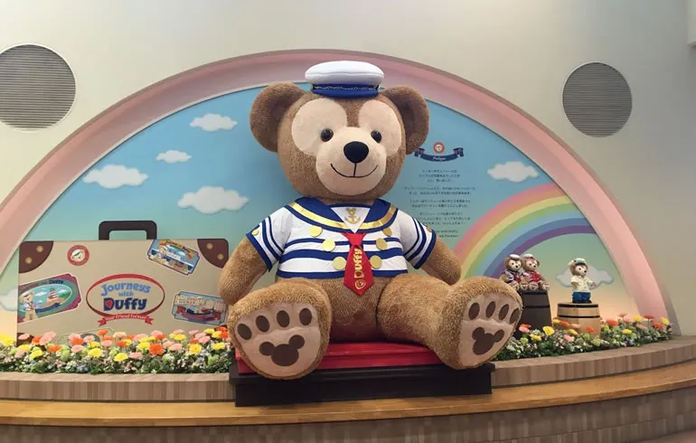 リゾートラインのダッフィーディスプレイ