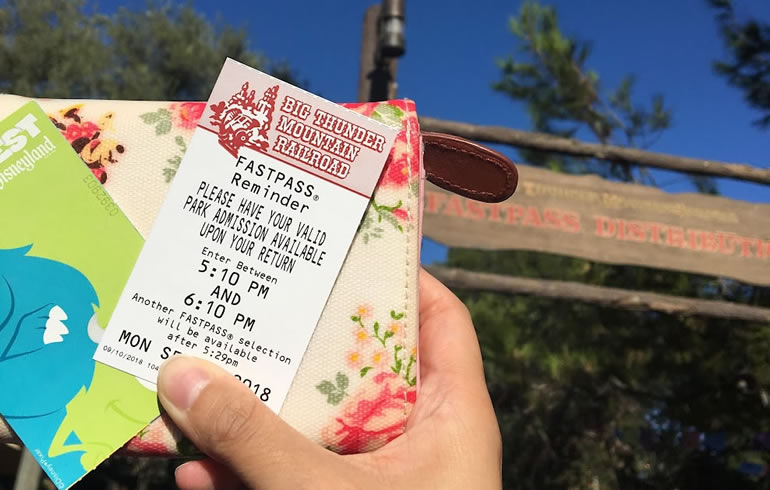 カリフォルニアディズニーのビッグサンダーマウンテンファストパス