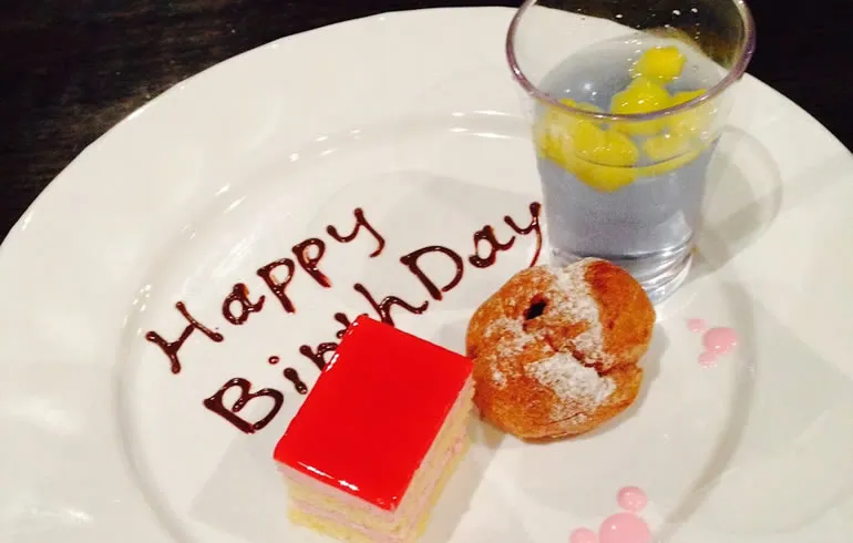 セイリングのブッフェスウィーツ